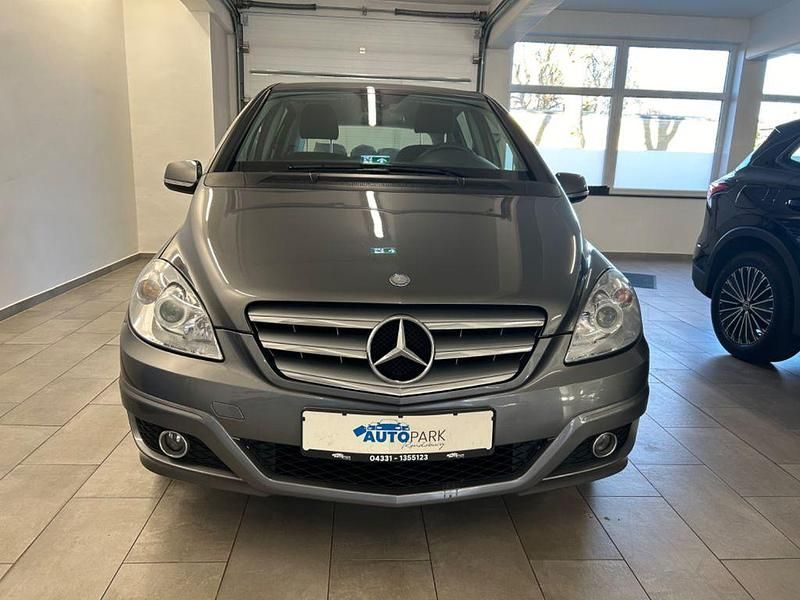 Gebraucht Mercedes B180 116 PS (85 kW) 2009 Grau Van / Kleinbus