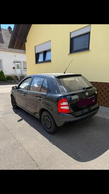 Schwarz Gebraucht 2004 Skoda Fabia Limousine | 400 € (Superpreis) - Bild 1/4