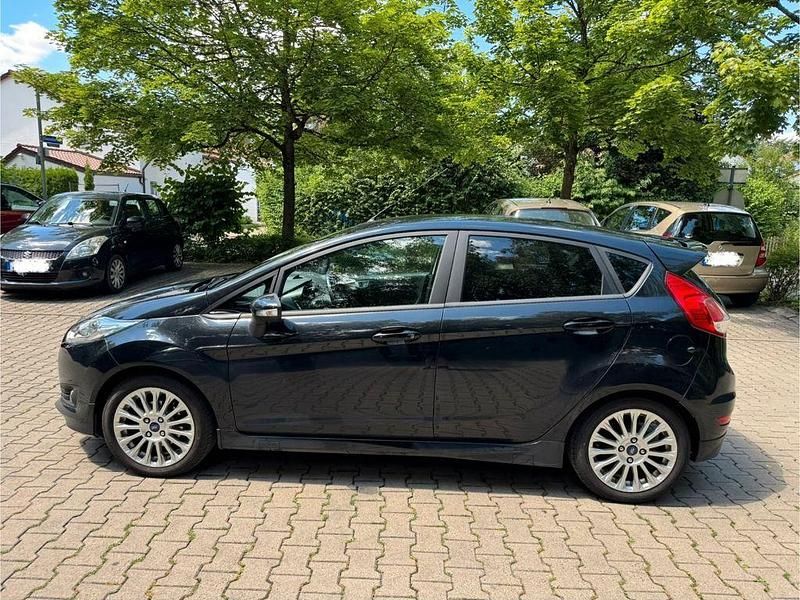 Gebraucht Ford Fiesta SYNC Edition 101 PS (74 kW) 2015 Schwarz Kleinwagen