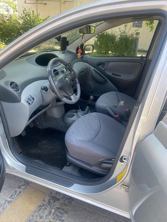 Gebraucht 2000 Toyota Yaris Limousine | 1.800 € (Guter Preis) - Bild 1/4