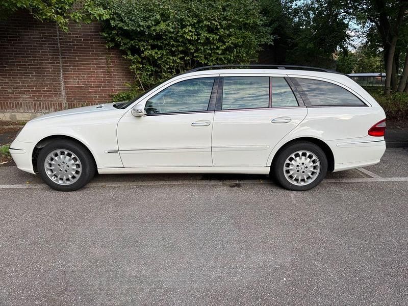Gebraucht Mercedes E320 Elegance 224 PS (164 kW) 2004 Weiß Kombi