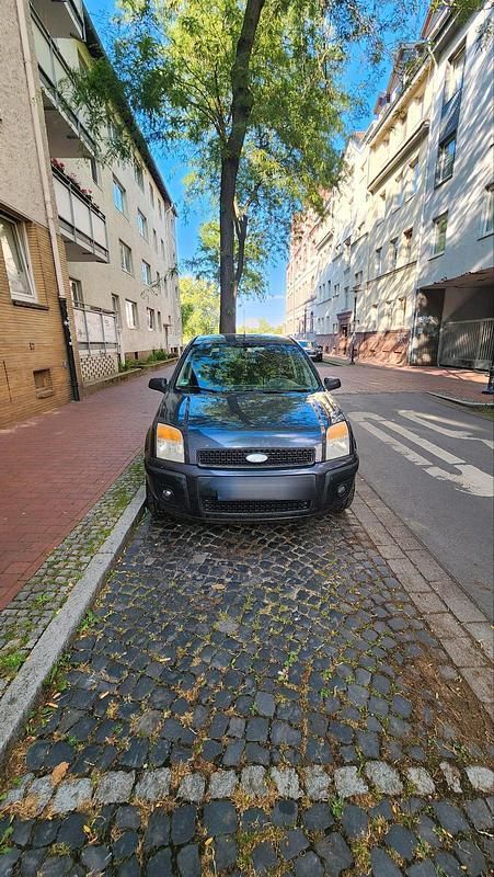 Grau Gebraucht 2006 Ford Fusion Ambiente Limousine | 1.299 € (Fairer Preis) - Bild 1/4