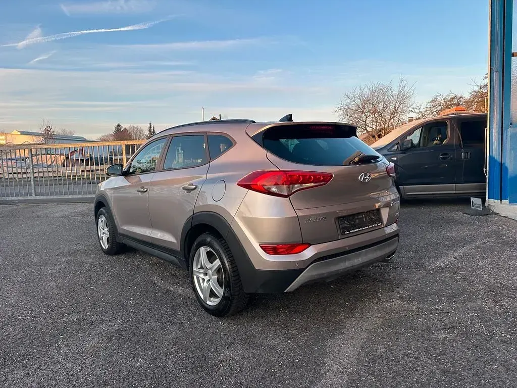 Gebraucht Hyundai Tucson 177 PS (130 kW) 2017 Silber SUV