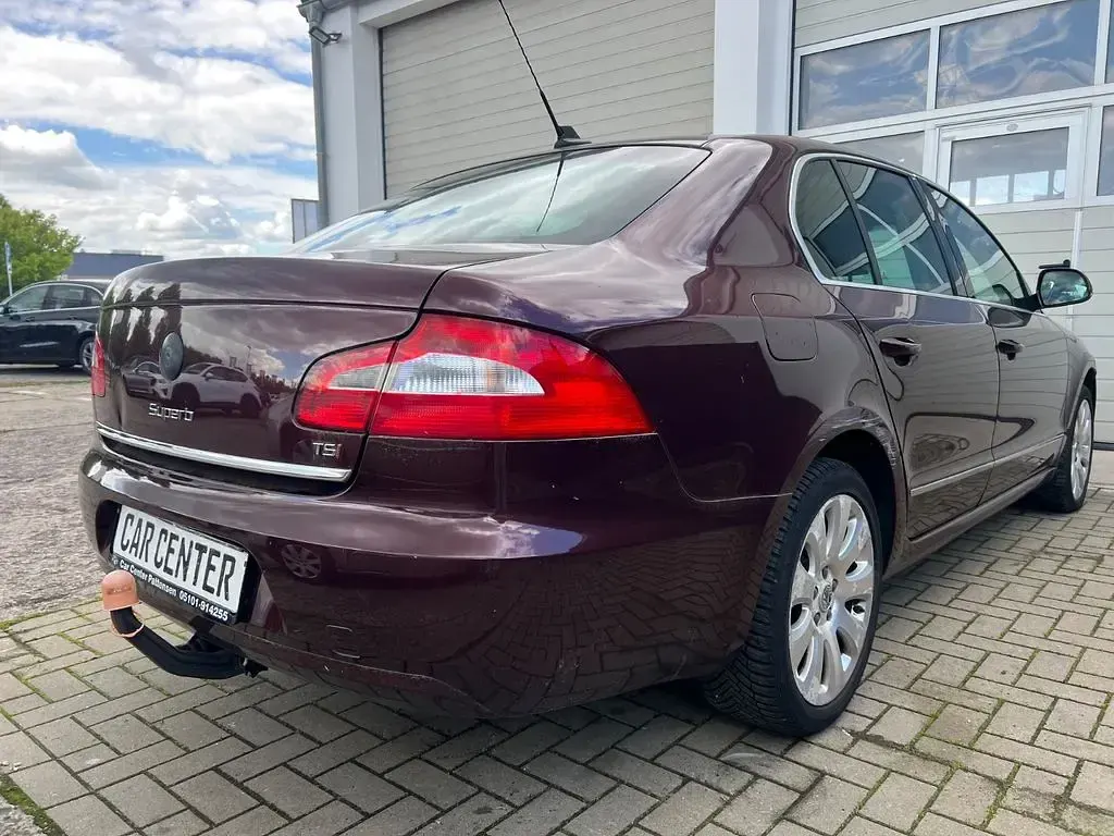 Gebraucht Skoda Superb Elegance 160 PS (117 kW) 2009 Rot Limousine