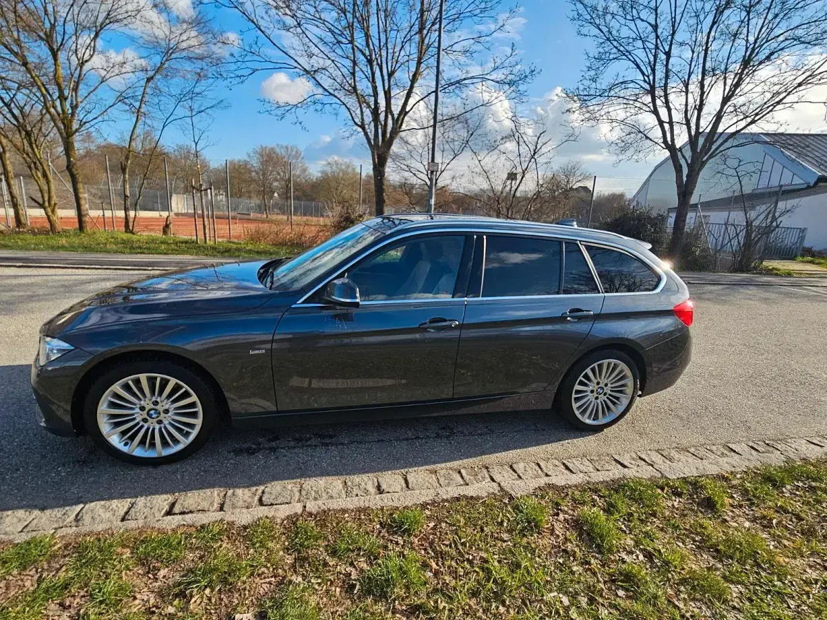 Gebraucht BMW 330 Luxury Line 258 PS (189 kW) 2017 Grau Kombi