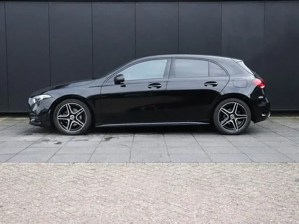 Gebraucht Mercedes A160 AMG line 109 PS (80 kW) 2020 Schwarz Limousine