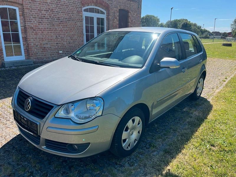 Silber Gebraucht 2008 VW Polo Comfortline Kleinwagen | 3.490 € (Etwas zu teuer) - Bild 1/4