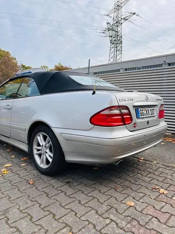 Gebraucht Mercedes CLK230 Avantgarde 197 PS (144 kW) 2001 Silber Cabrio