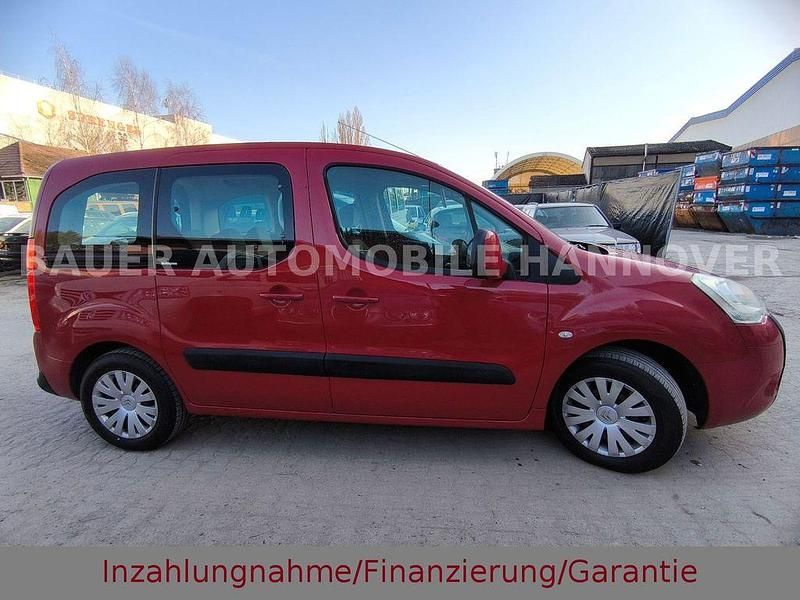 Gebraucht Citroën Berlingo 98 PS (72 kW) 2011 Rot Van / Kleinbus