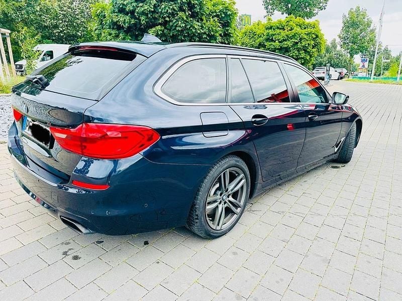 Gebraucht BMW 540 Sport Line 320 PS (235 kW) 2018 Blau Kombi