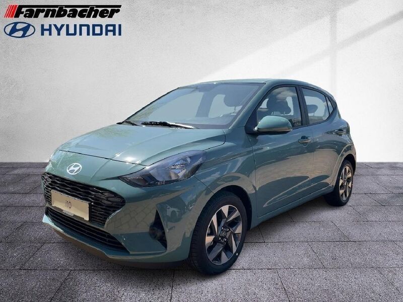 Mangrove green / mic Gebraucht 2021 Hyundai i10 Trend Kleinwagen | 16.790 € (Etwas zu teuer) - Bild 1/4