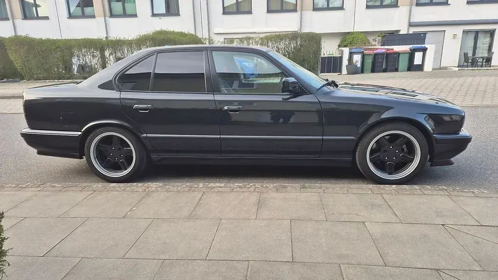 Gebraucht BMW 535 Sport Line 211 PS (155 kW) 1990 Schwarz Limousine