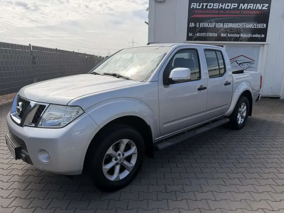 Gebraucht Nissan Navara SE 190 PS (139 kW) 2010 Silber Pickup