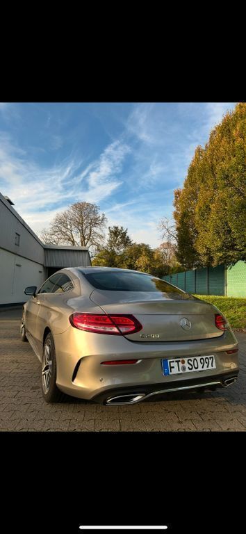 Silber Gebraucht 2020 Mercedes C200 AMG line Coupé | 32.700 € (Guter Preis) - Bild 1/2