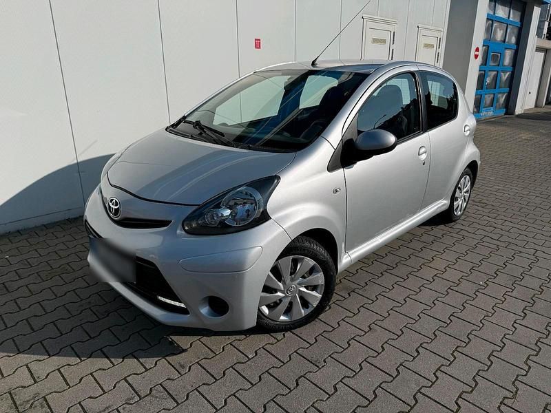 Gebraucht Toyota Aygo 68 PS (50 kW) 2013 Kleinwagen