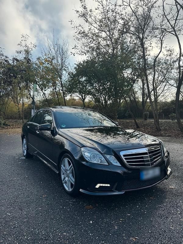 Gebraucht Mercedes E500 387 PS (284 kW) 2009 Schwarz Limousine