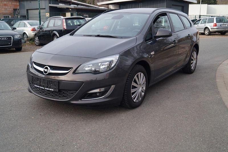Gebraucht Opel Astra Active 101 PS (74 kW) 2013 Grau Kombi