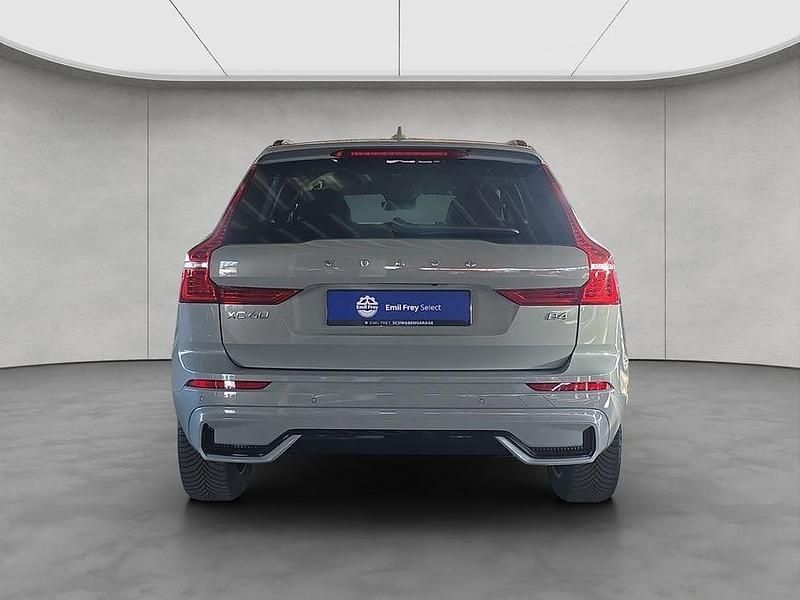 Gebraucht Volvo XC60 Plus 197 PS (144 kW) 2023 Grau SUV