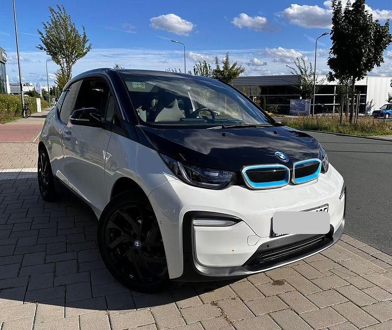 Weiß Gebraucht 2021 BMW i3 Sport Line Kleinwagen | 18.900 € (Fairer Preis) - Bild 1/4