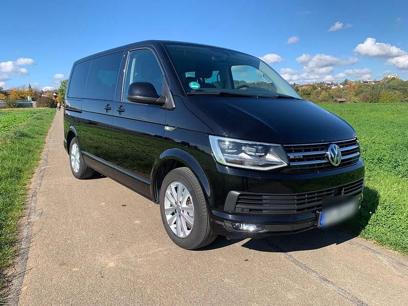 Schwarz Gebraucht 2017 VW Multivan Van | 26.500 € - Bild 1/4