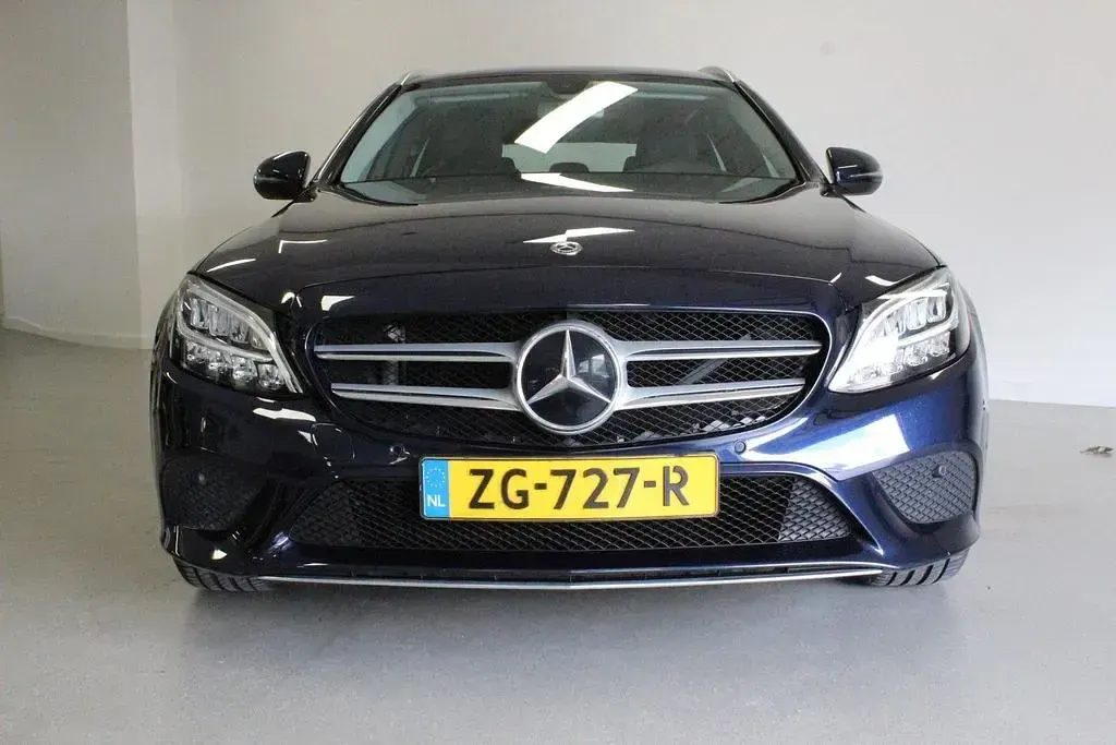 Gebraucht Mercedes C160 Business 131 PS (96 kW) 2019 Blau Kombi