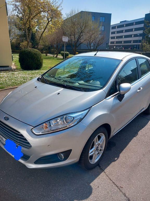 Gebraucht Ford Fiesta SYNC Edition 80 PS (58 kW) 2014 Silber Kleinwagen