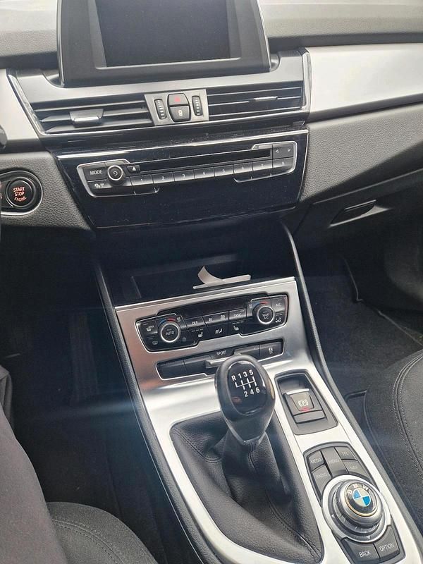 Gebraucht BMW 218 150 PS (110 kW) 2017 Schwarz Van / Kleinbus