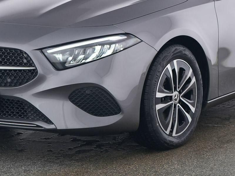 Gebraucht Mercedes A180 Advanced 136 PS (100 kW) 2024 Lack mountaingrau Limousine