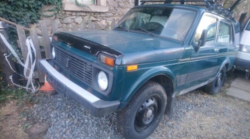 Grün Gebraucht 2007 Lada niva SUV | 3.447 € (Superpreis) - Bild 1/4