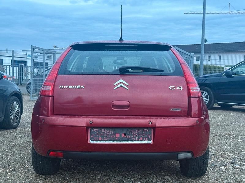 Gebraucht Citroën C4 109 PS (80 kW) 2007 Rot Limousine