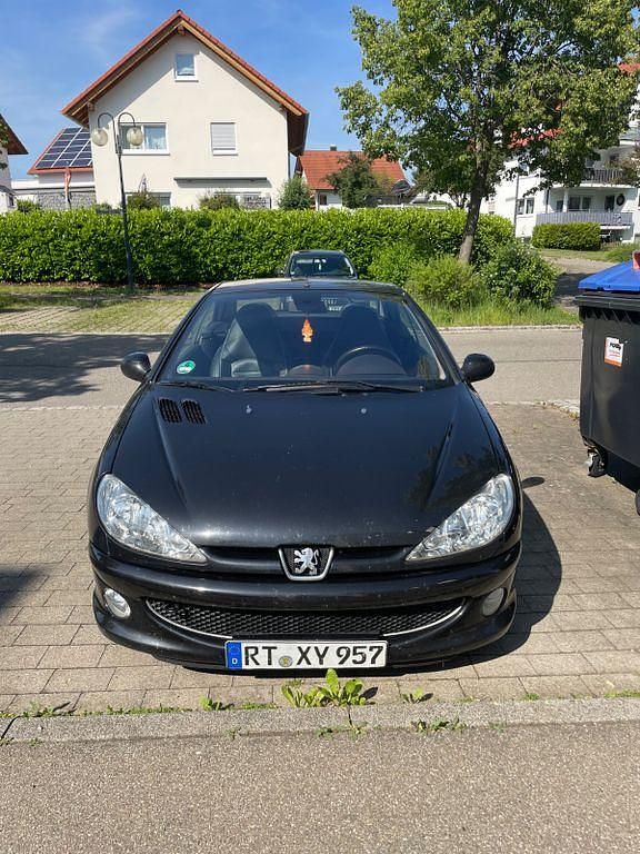Schwarz Gebraucht 2006 Peugeot 206 CC Roland Garros Cabrio | 650 € (Superpreis) - Bild 1/4
