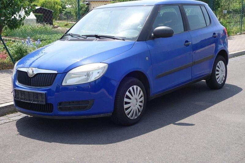 Blau Gebraucht 2009 Skoda Fabia Limousine | 999 € (Superpreis) - Bild 1/4