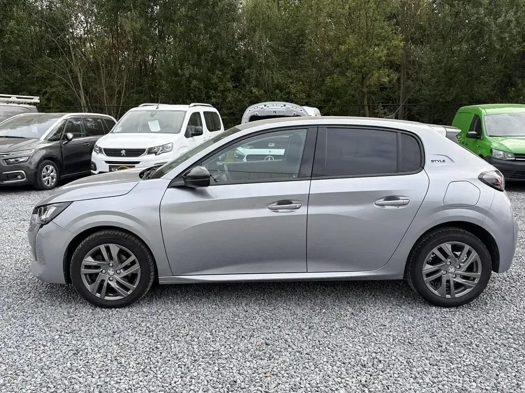 Gebraucht Peugeot 208 101 PS (74 kW) 2022 Grau Kleinwagen