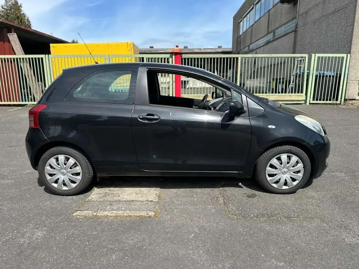 Gebraucht Toyota Yaris Sol 87 PS (63 kW) 2008 Black mica / ink Kleinwagen