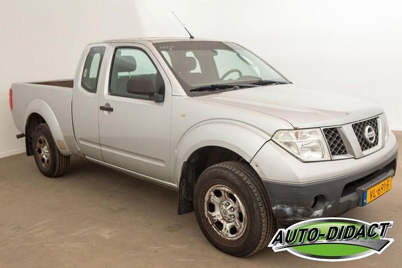 Gebraucht Nissan Navara 171 PS (125 kW) 2007 Grau Pickup