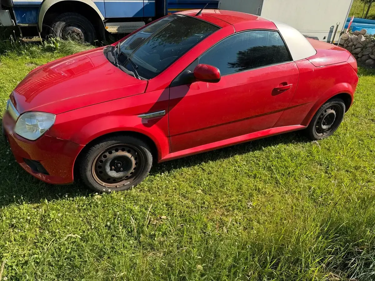Gebraucht Opel Tigra 90 PS (66 kW) 2007 Rot Cabrio