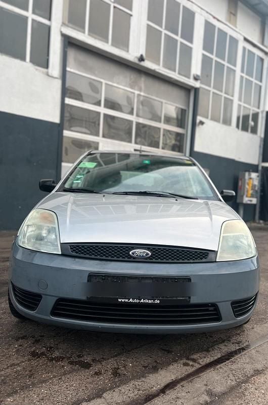 Grau Gebraucht 2003 Ford Fiesta Kleinwagen | 1.000 € (Guter Preis) - Bild 1/4