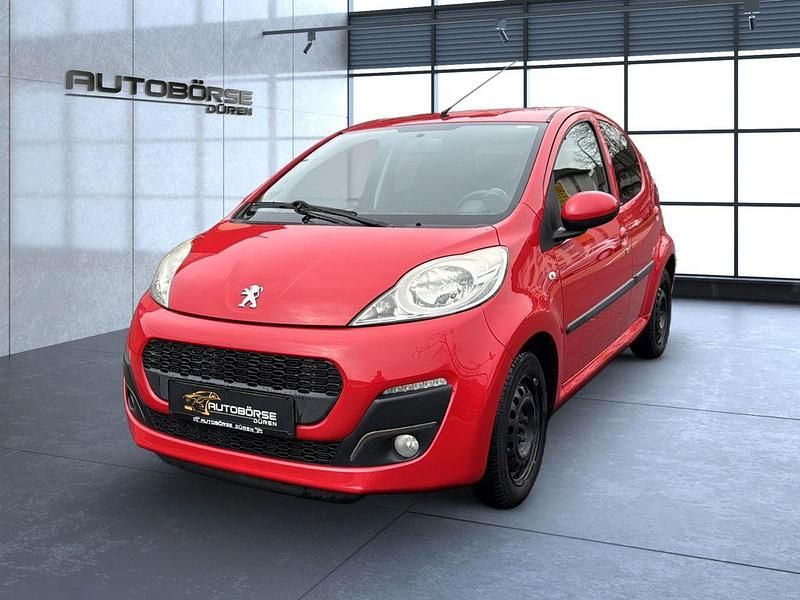 Gebraucht Peugeot 107 Active 68 PS (50 kW) 2013 Rot Kleinwagen