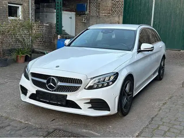 Gebraucht Mercedes C220 AMG line 194 PS (142 kW) 2020 Weiß Kombi