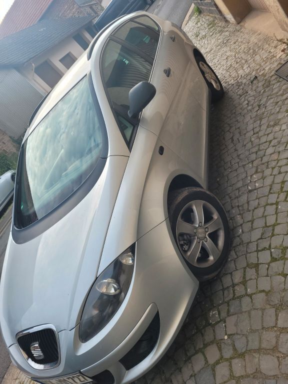 Grau Gebraucht 2009 Seat Altea Reference Van / Kleinbus | 2.000 € (Superpreis) - Bild 1/4