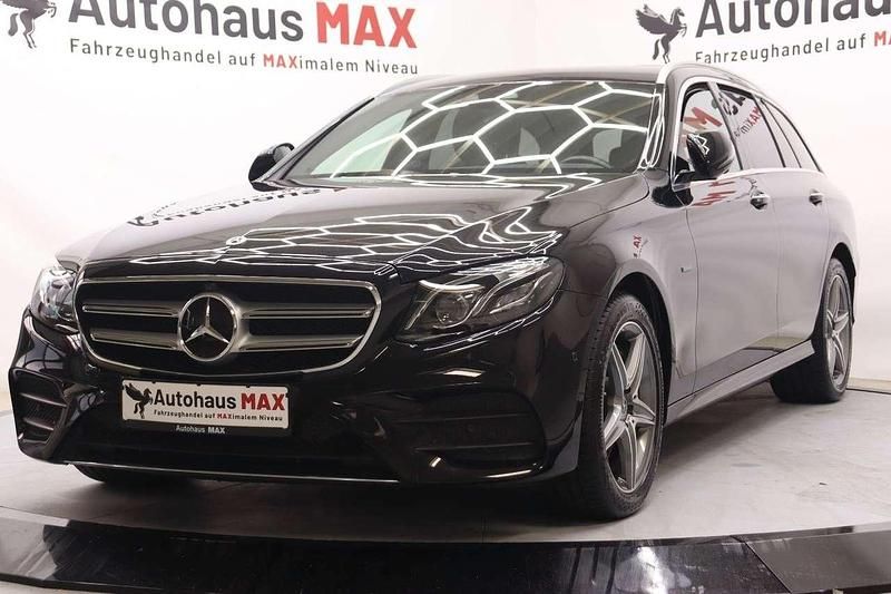 Schwarz Gebraucht 2019 Mercedes E300 Kombi | 27.990 € (Etwas zu teuer) - Bild 1/4