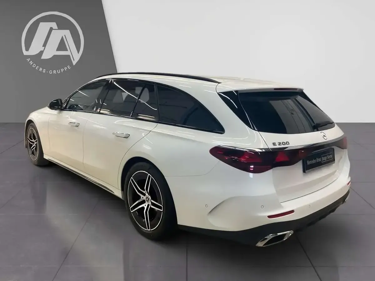 Gebraucht Mercedes E200 AMG 204 PS (150 kW) 2025 Polarweiss Limousine