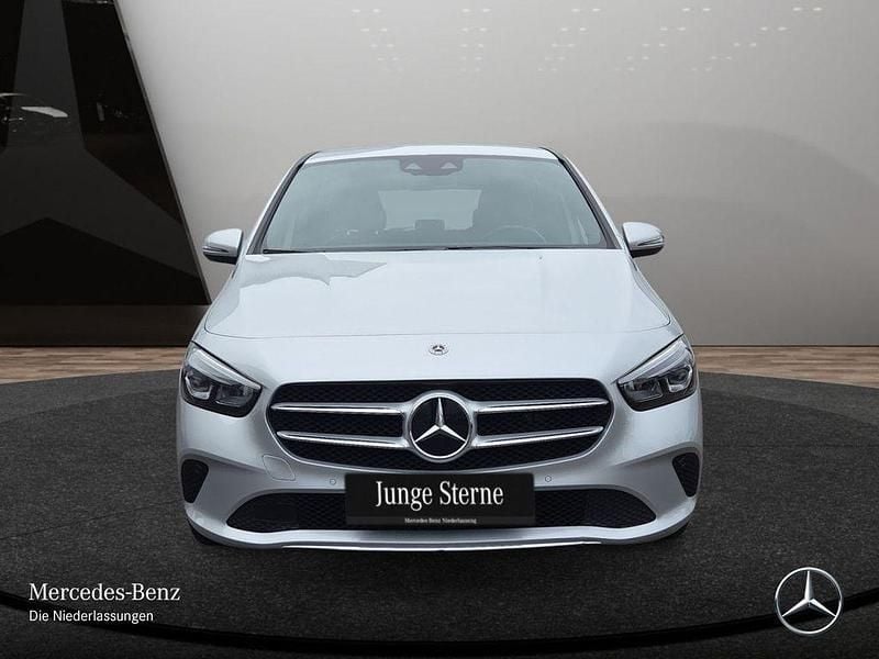 Używany Mercedes E250 Progressive 160 KM (117 kW) 2022 Srebrny Sedan/Limuzyna