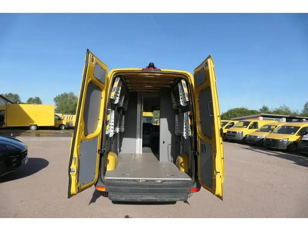 Usado Mercedes Sprinter 143 HP (105 kW) 2017 Amarelo Van