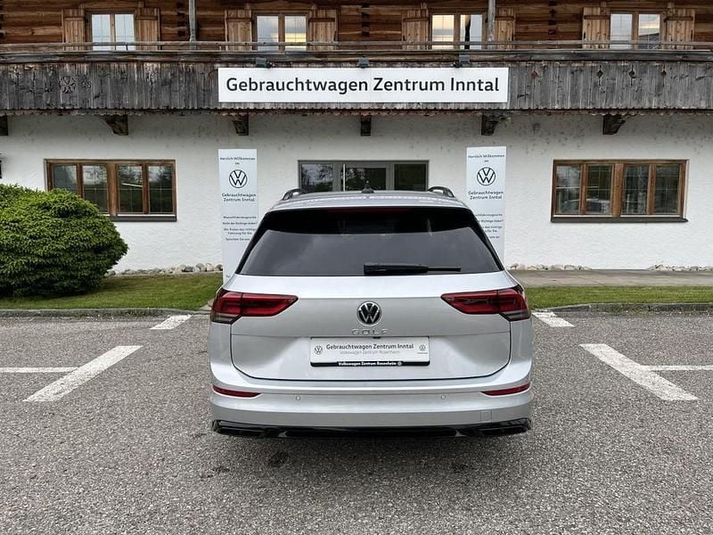 Gebraucht VW Golf VIII R-line 131 PS (96 kW) 2024 Reflexsilber Kombi