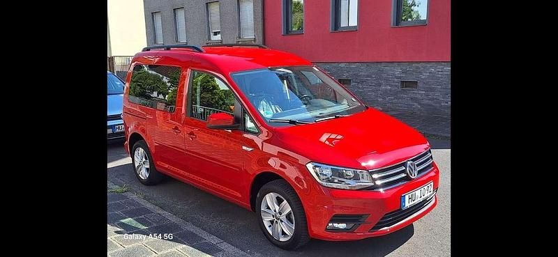 Gebraucht VW Caddy Comfortline 131 PS (96 kW) 2020 Rot Van / Kleinbus