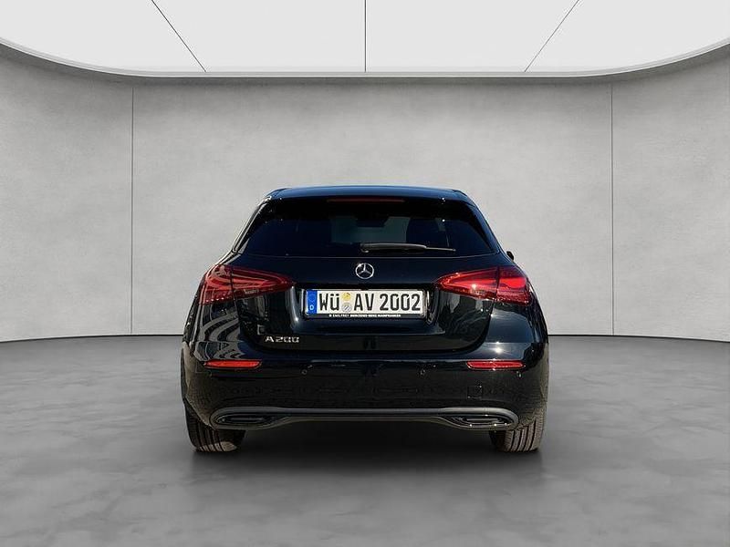 Gebraucht Mercedes A200 Advanced 163 PS (119 kW) 2026 Kosmosschwarz metallic Limousine