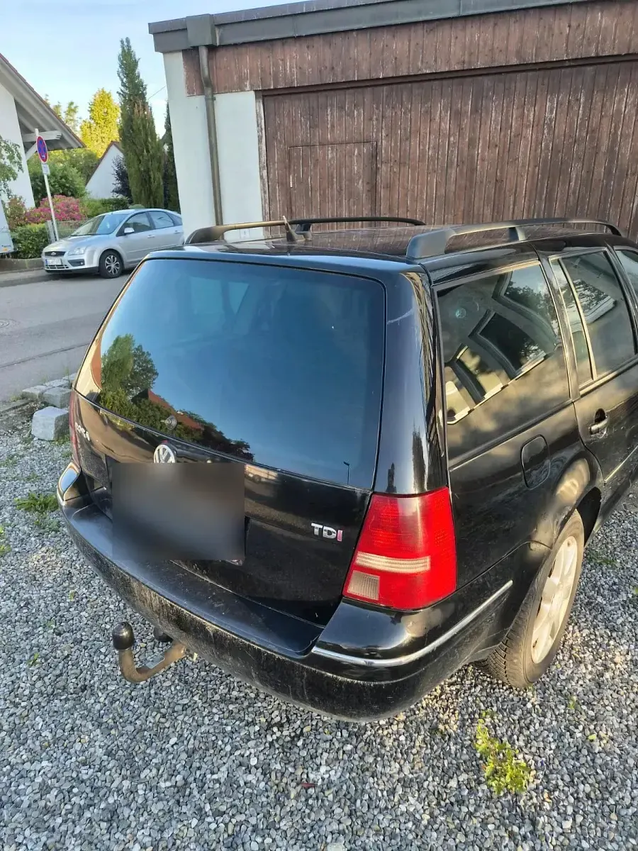 Gebraucht VW Bora 105 PS (77 kW) 2003 Schwarz Kombi