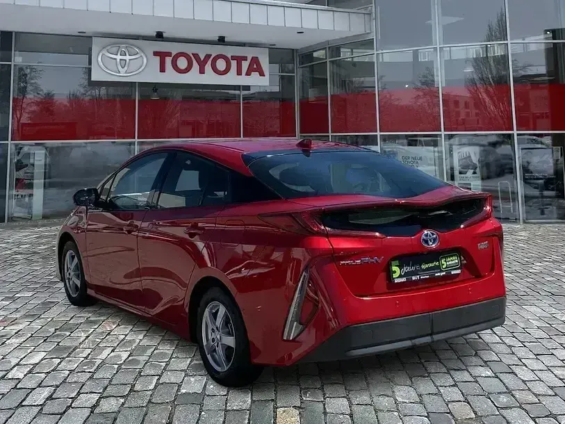 Gebraucht Toyota Prius Comfort 122 PS (89 kW) 2020 Rot Kleinwagen