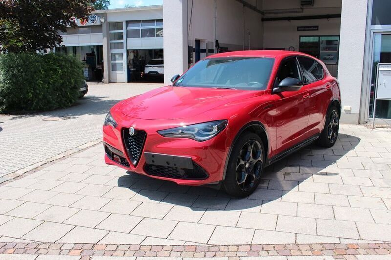 Rot Gebraucht 2023 Alfa Romeo Stelvio Competizione SUV | 43.900 € (Teuer) - Bild 1/4